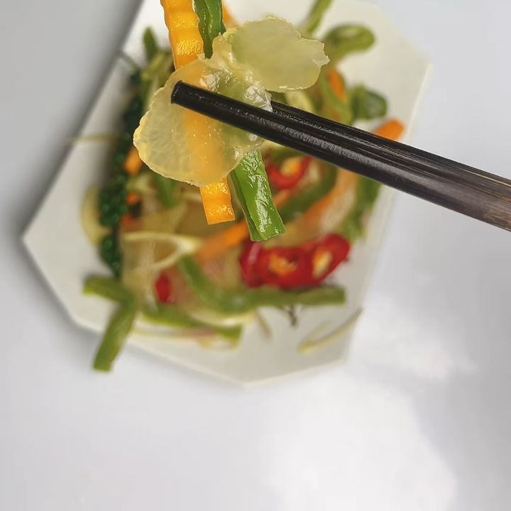 Đĩa gân bò rau tiến vua