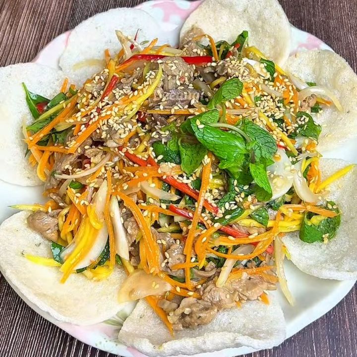 Gỏi bò ngũ sắc