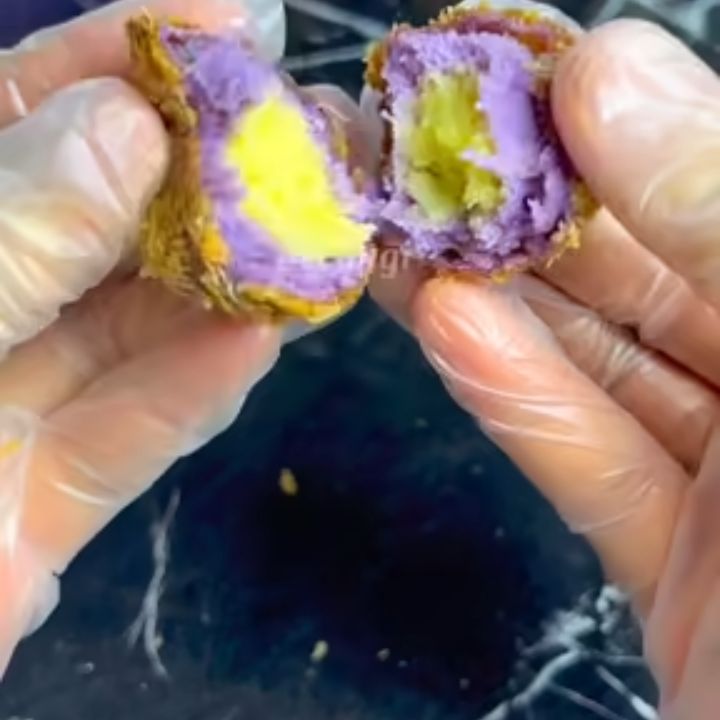 Bên trong khoai môn lệ phố
