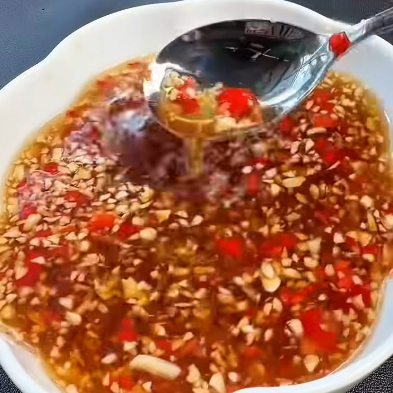bát nước mắm tỏi ớt chua ngọt