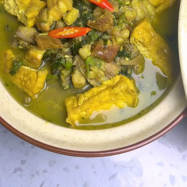 Ốc om chuối đậu
