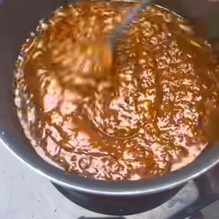 Sốt l&agrave;m kh&ocirc; b&ograve; s&aacute;nh đỏ