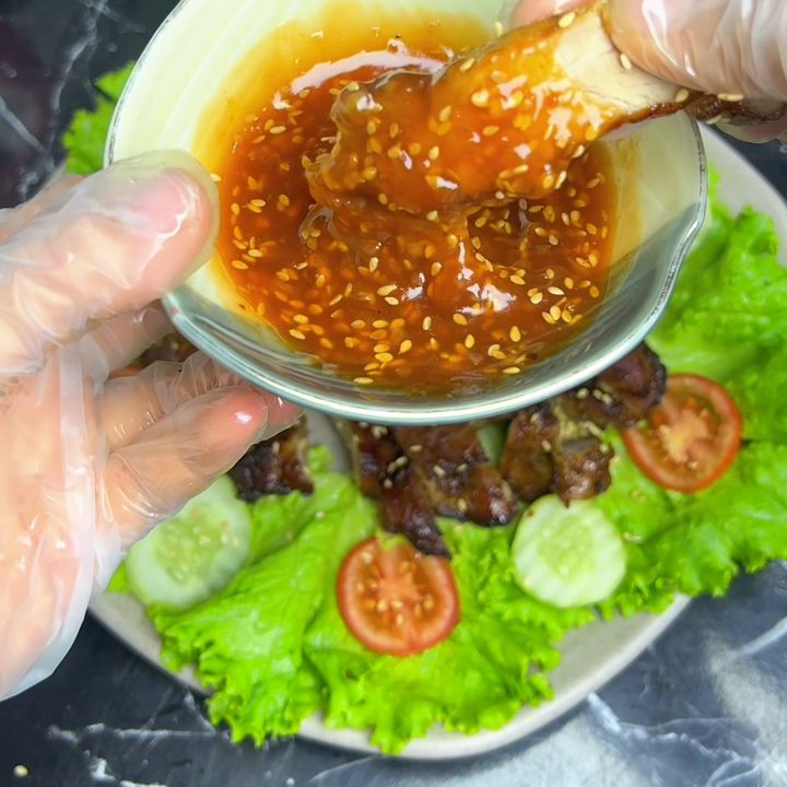 Chấm thịt nướng với sốt me