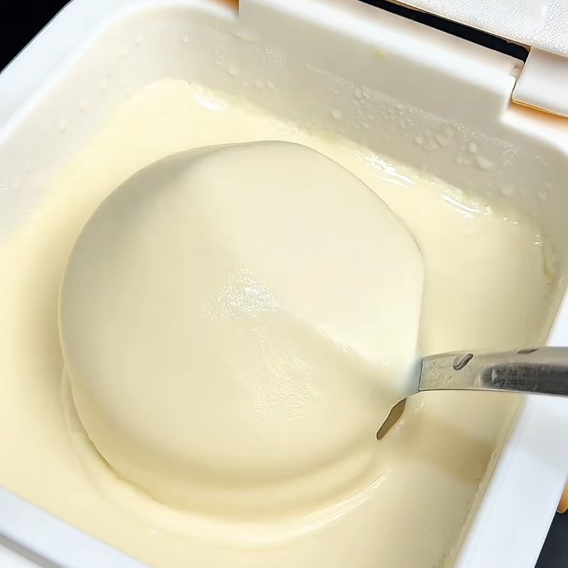 sữa chua ủ đ&ocirc;ng mịn trong m&aacute;y