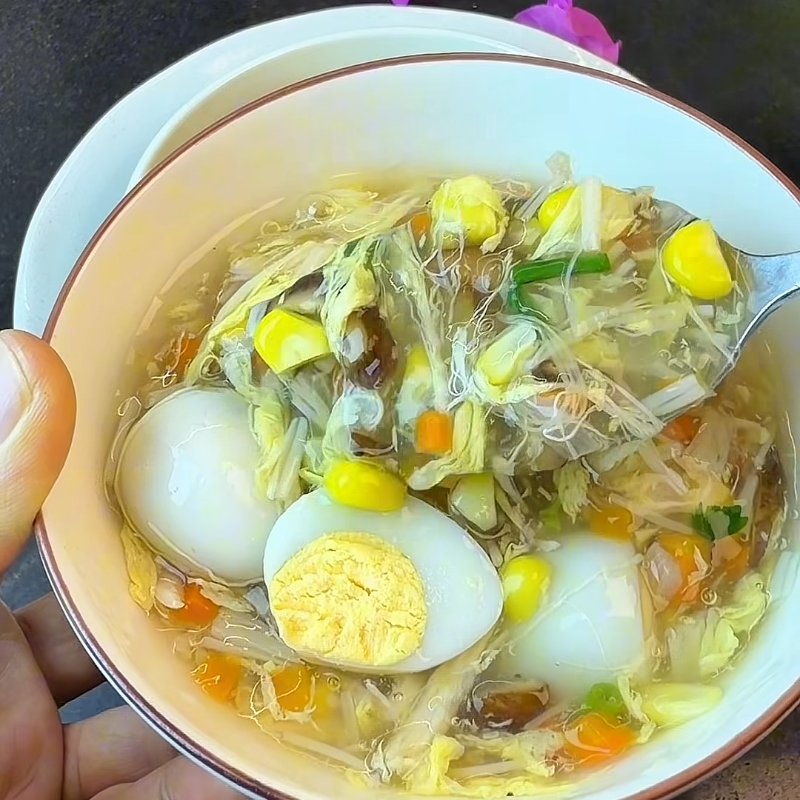 b&aacute;t s&uacute;p g&agrave; ng&ocirc; nấm trứng c&uacute;t