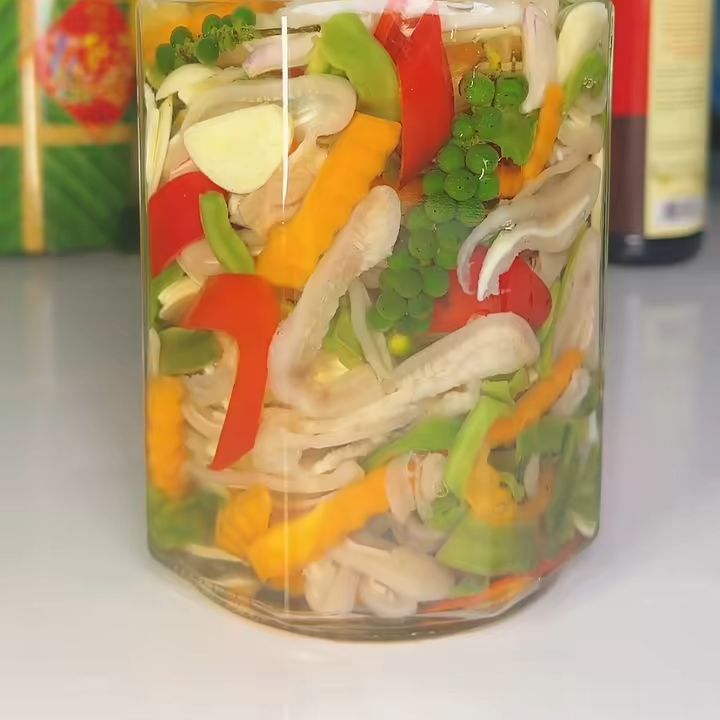 Hũ tai heo rau tiến vua