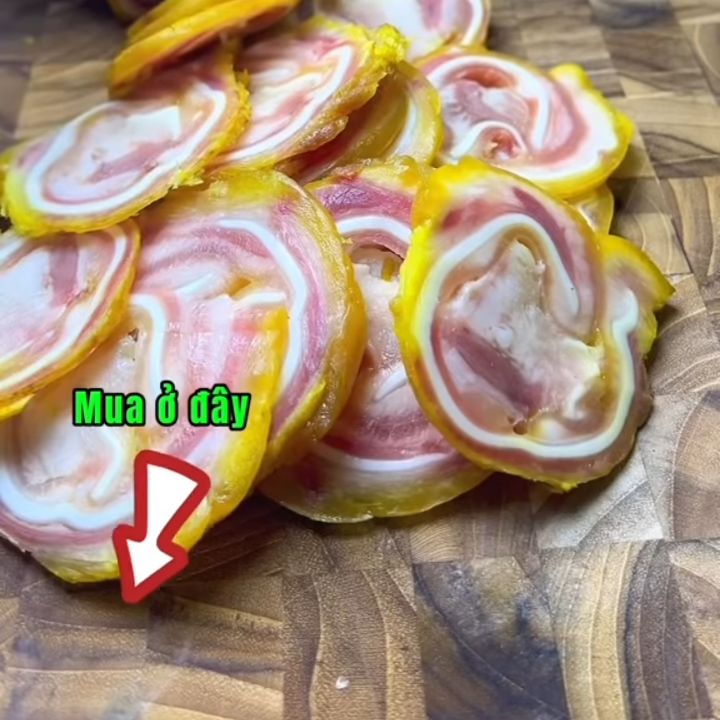 Tai heo ủ muối th&aacute;i l&aacute;t