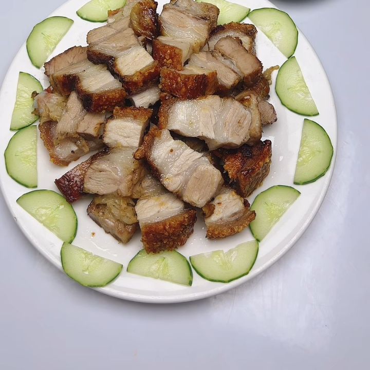 Thịt quay ủ muối hạt gi&ograve;n b&igrave;