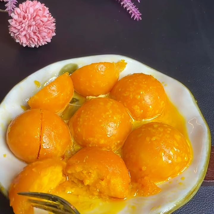l&ograve;ng đỏ trứng muối đ&atilde; hấp